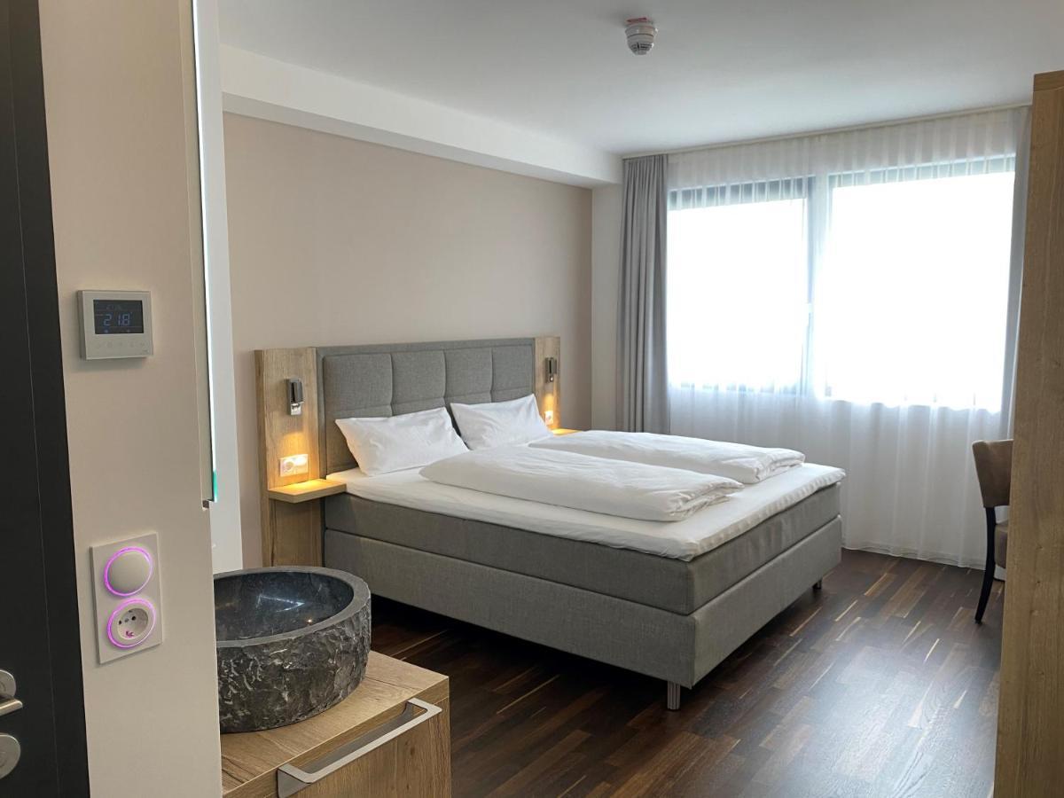 B4 Hotel 3*